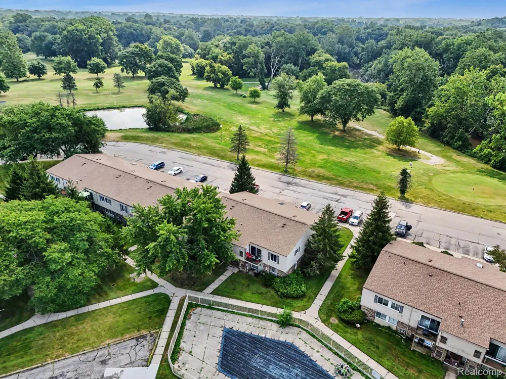 38220 Fairway Court Clinton Charter Township, MI 48038