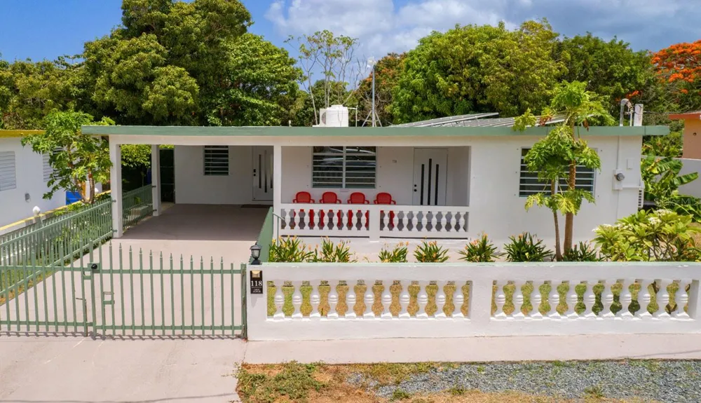 118 CALLE ACACIA Vieques, PR 00765