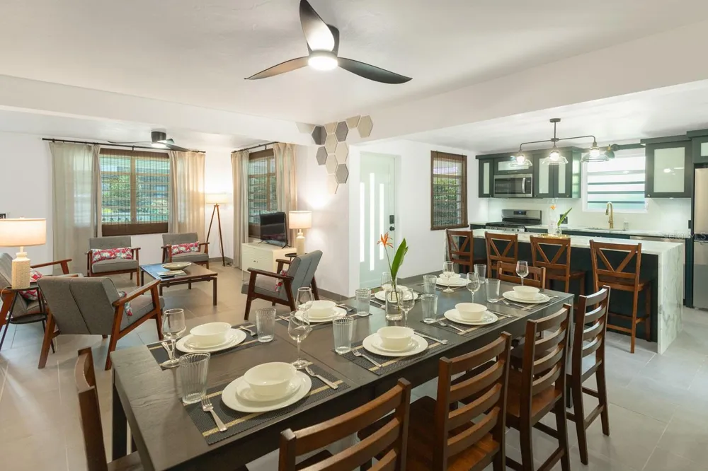 118 CALLE ACACIA Vieques, PR 00765