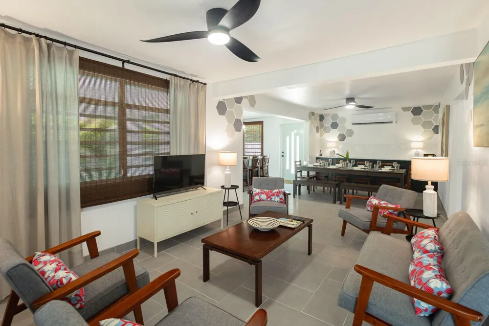 118 CALLE ACACIA Vieques, PR 00765