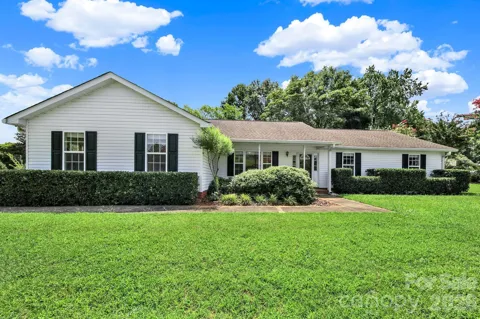 1805 Lillian Lane