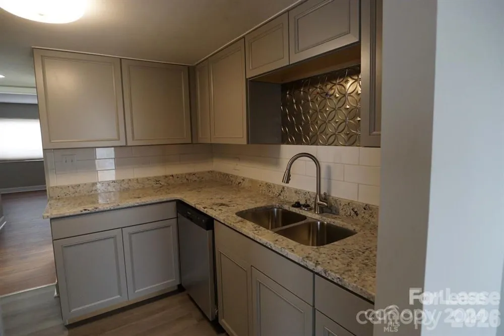 1050 21st Avenue NW #70 Hickory, NC 28601
