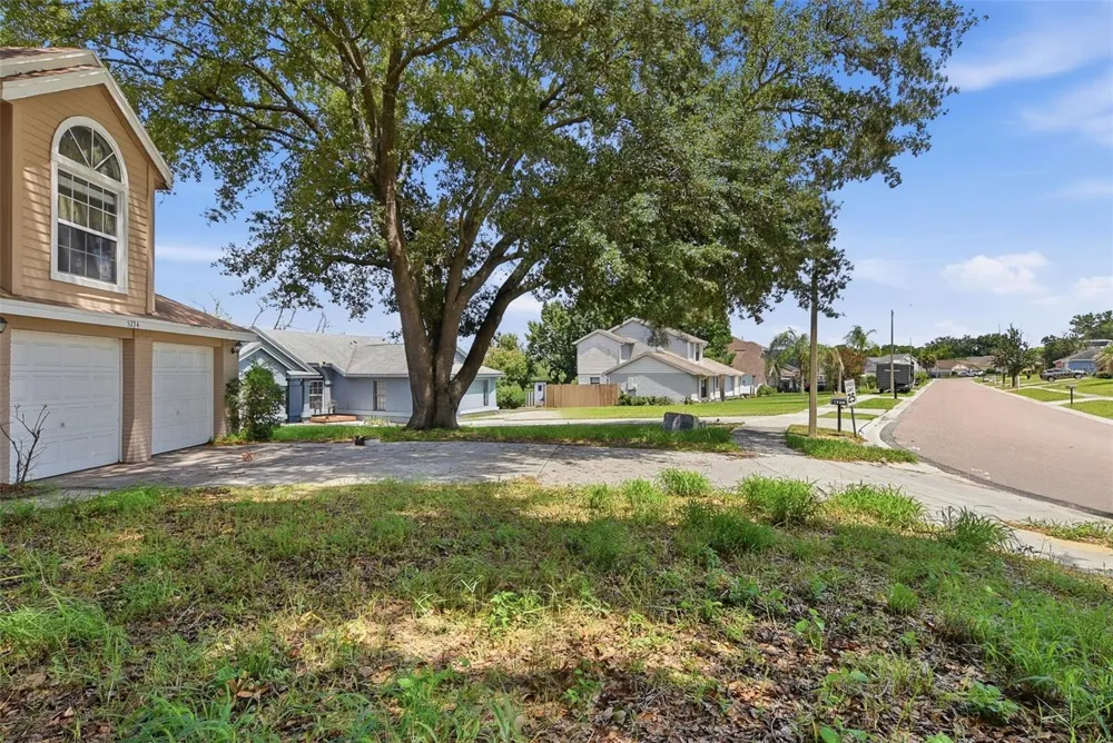 5734 GRAND CANYON DRIVE Orlando, FL 32810
