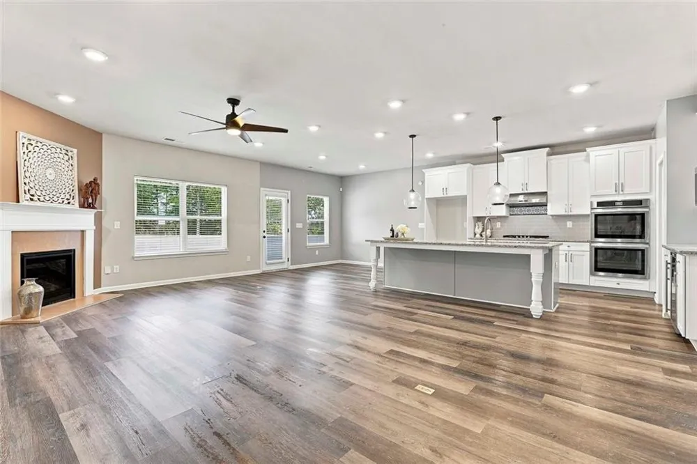 155 Estancia Lane Fayetteville, GA 30215