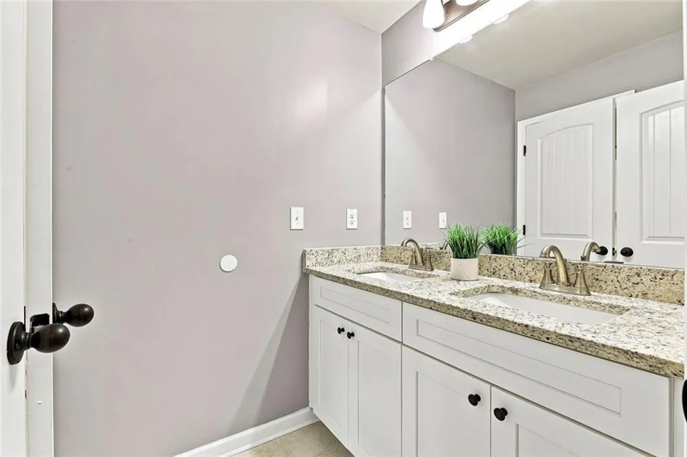 155 Estancia Lane Fayetteville, GA 30215