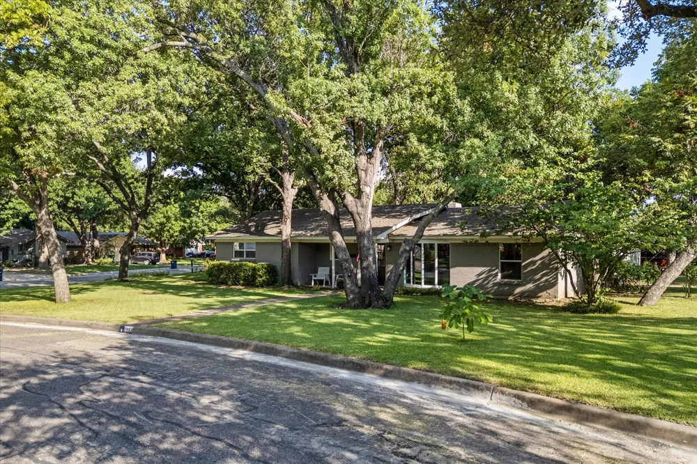 6951 Pinon Street Fort Worth, TX 76116