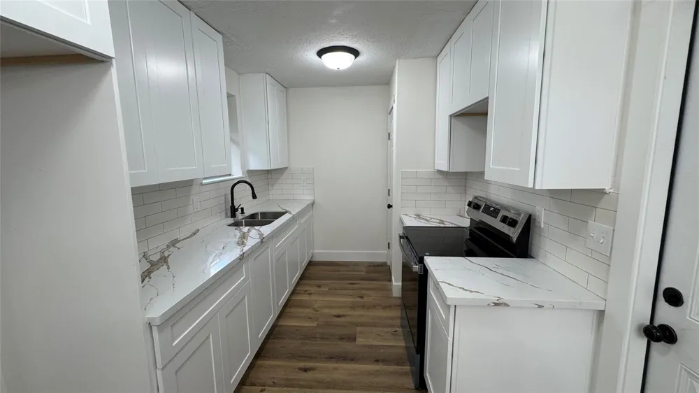 826 Deercrest Street Channelview, TX 77530