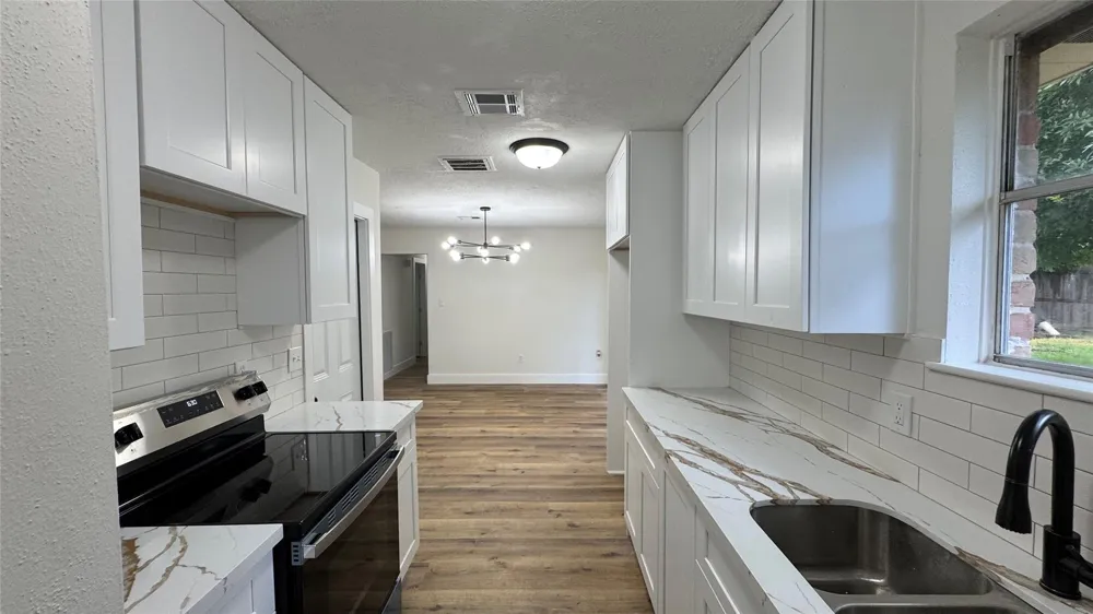 826 Deercrest Street Channelview, TX 77530