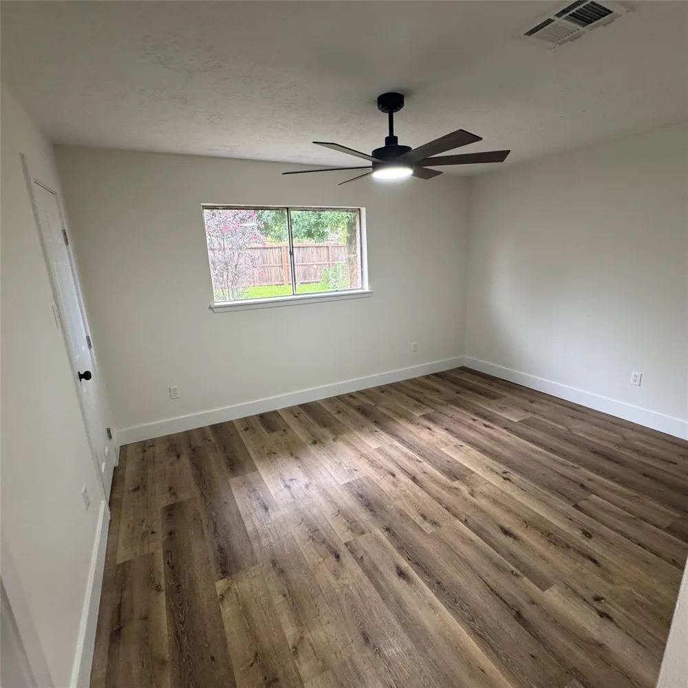 826 Deercrest Street Channelview, TX 77530