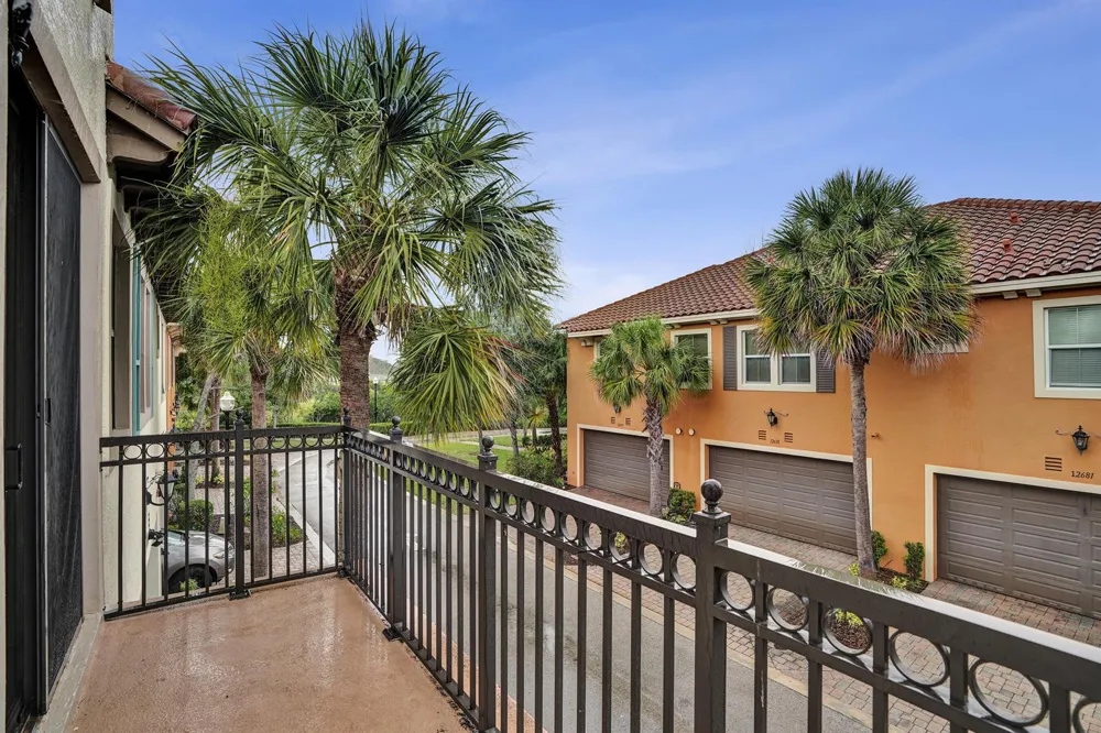12662 NW 32nd Place Sunrise, FL 33323