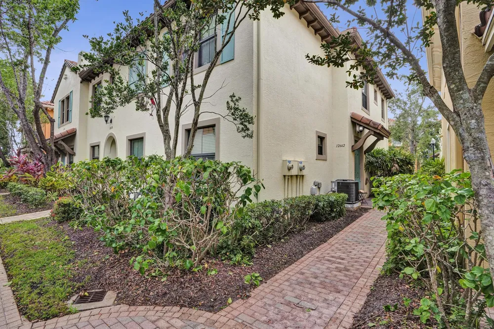 12662 NW 32nd Place Sunrise, FL 33323