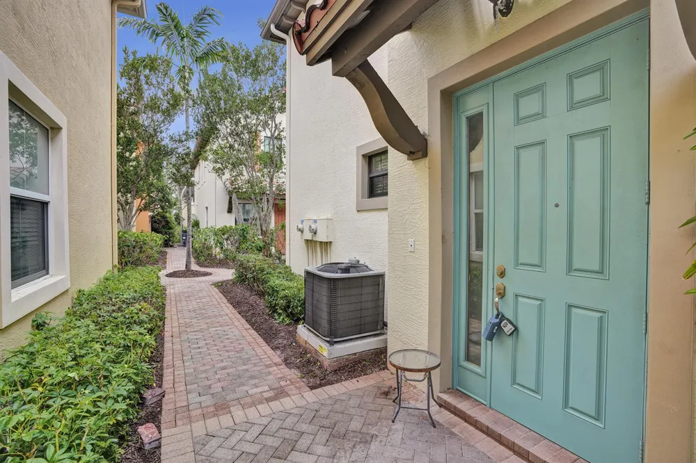 12662 NW 32nd Place Sunrise, FL 33323