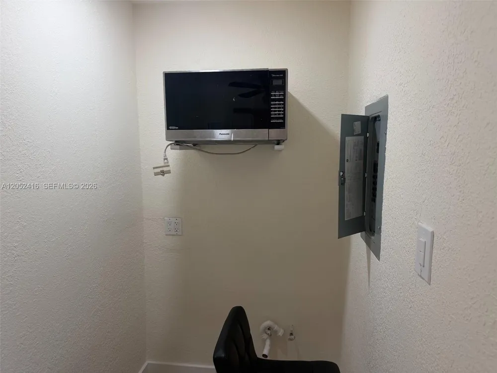 13845 NW 6th Ave #B North Miami, FL 33168