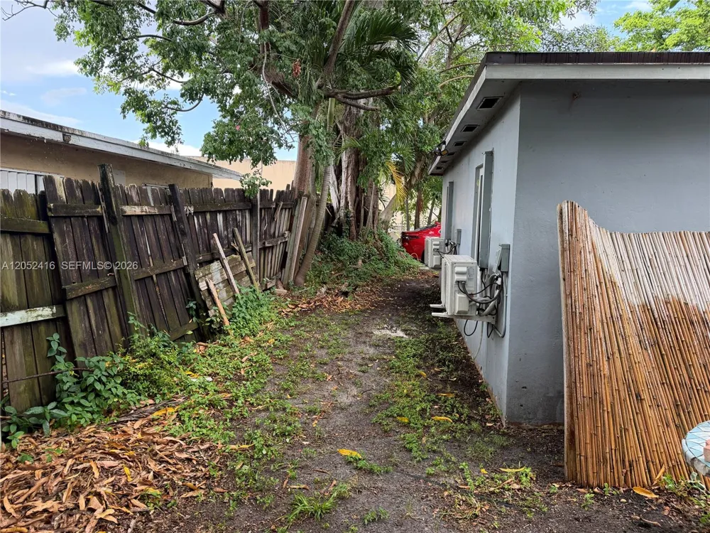 13845 NW 6th Ave #B North Miami, FL 33168