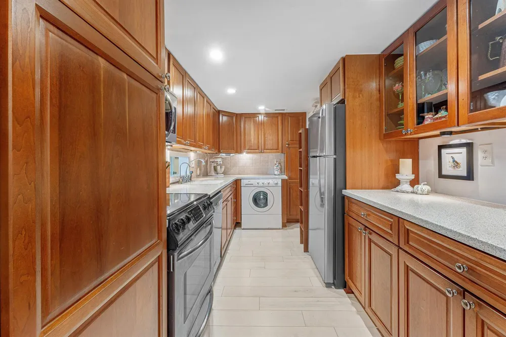 223 Atlantic Avenue #2B Palm Beach, FL 33480