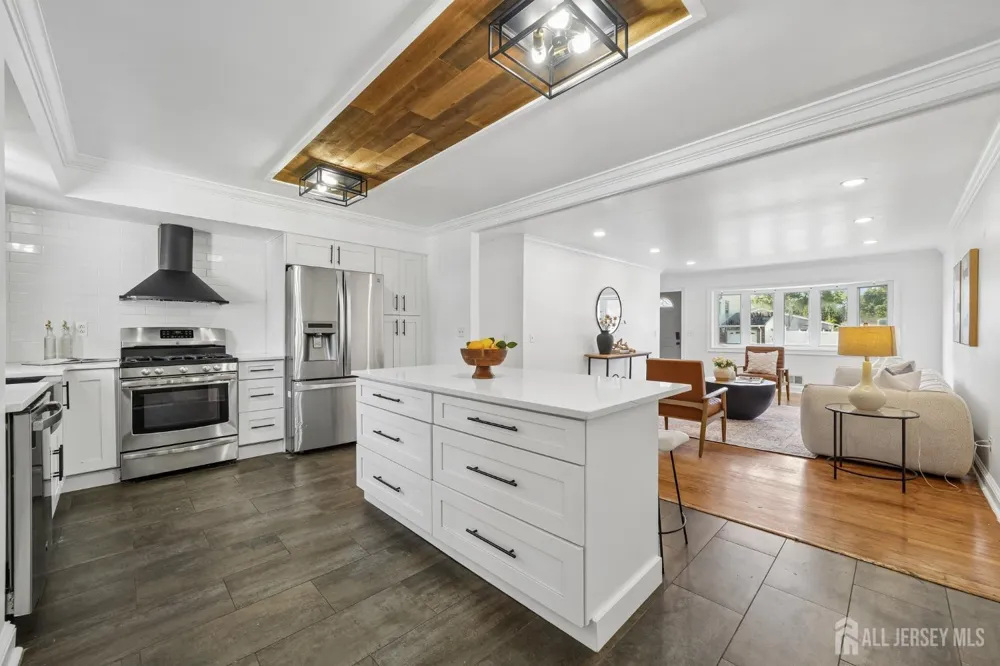 125 Cedar Street Colonia, NJ 07067