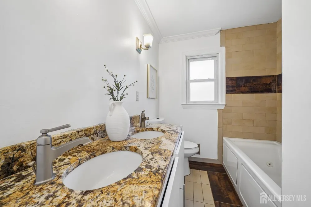125 Cedar Street Colonia, NJ 07067