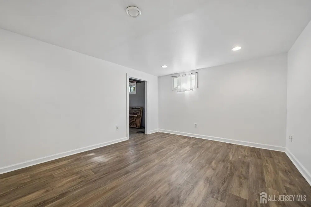 125 Cedar Street Colonia, NJ 07067