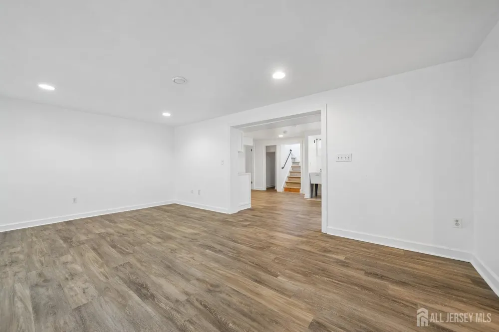 125 Cedar Street Colonia, NJ 07067