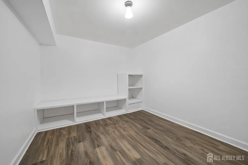 125 Cedar Street Colonia, NJ 07067