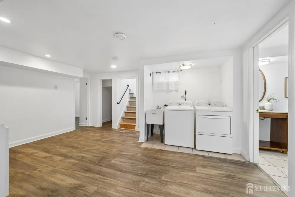 125 Cedar Street Colonia, NJ 07067