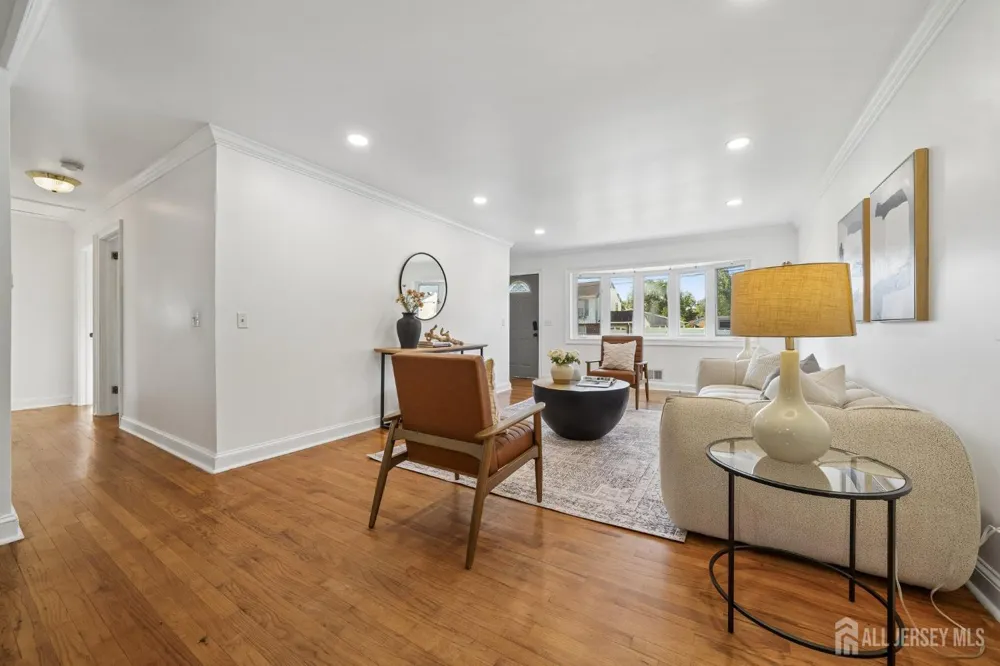 125 Cedar Street Colonia, NJ 07067