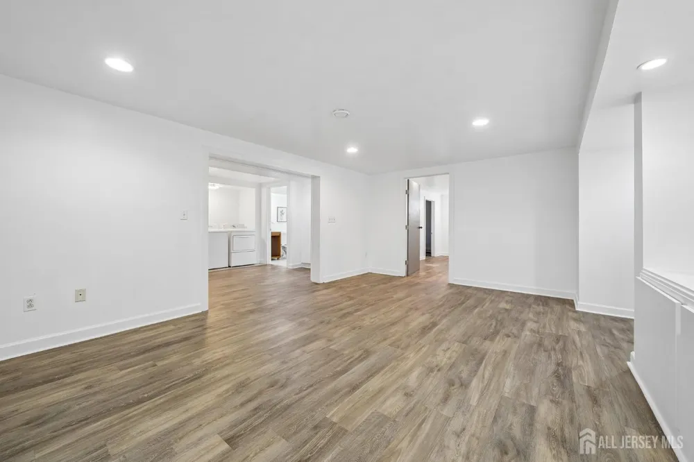 125 Cedar Street Colonia, NJ 07067