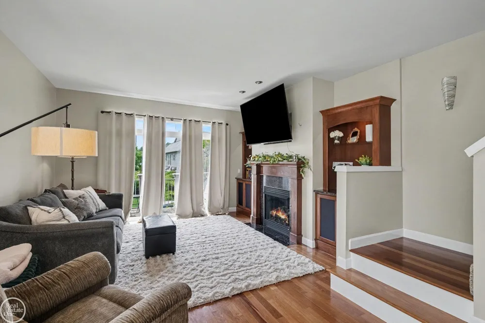 228 WRIGHT STREET Wixom City, MI 48393