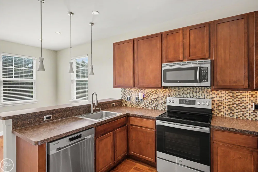 228 WRIGHT STREET Wixom City, MI 48393