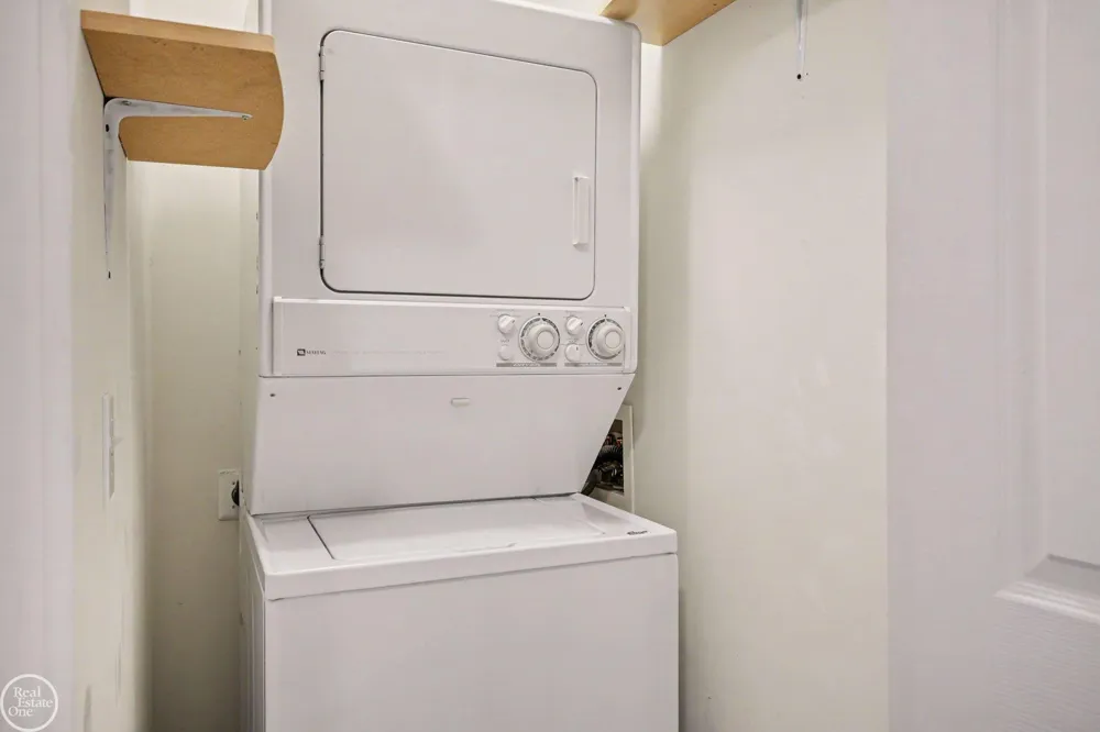 228 WRIGHT STREET Wixom City, MI 48393