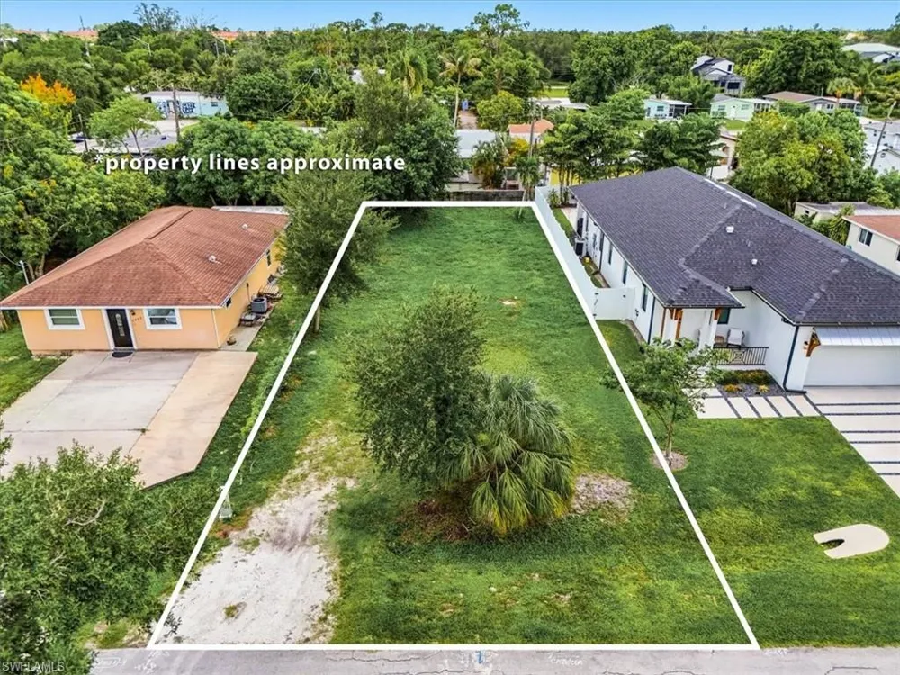 2814 Barrett Avenue Naples, FL 34112