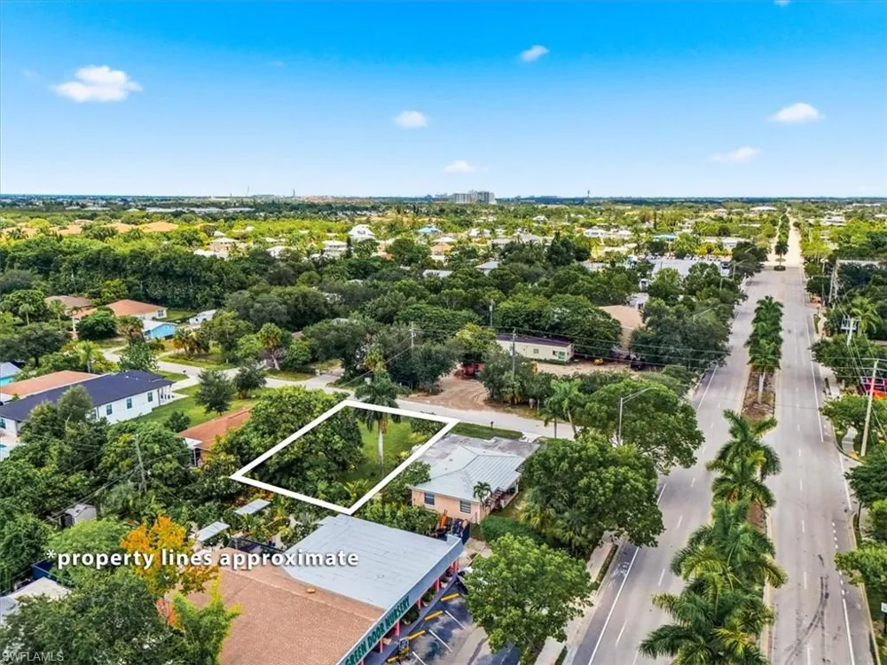 2814 Barrett Avenue Naples, FL 34112