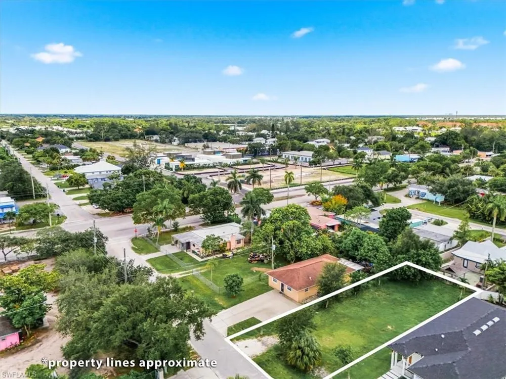 2814 Barrett Avenue Naples, FL 34112