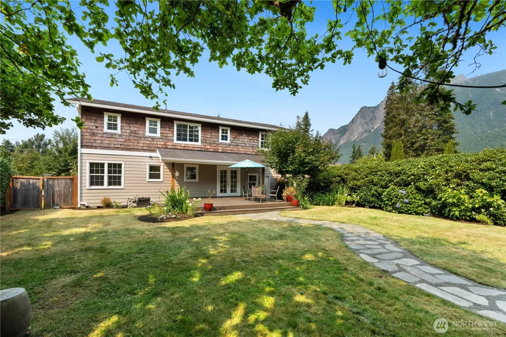 209 NE 6th Street North Bend, WA 98045