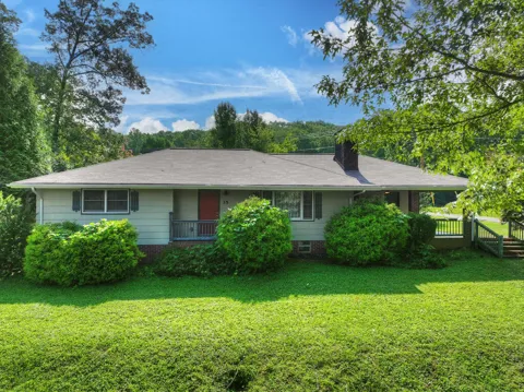 35 E Thomas Road