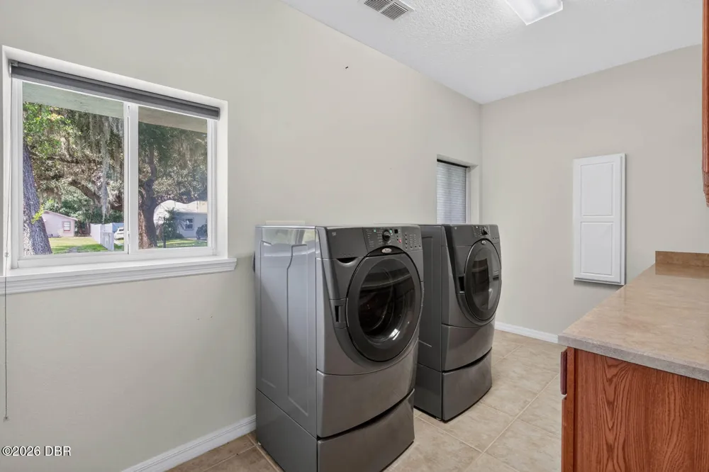 730 W University Avenue Deland, FL 32720