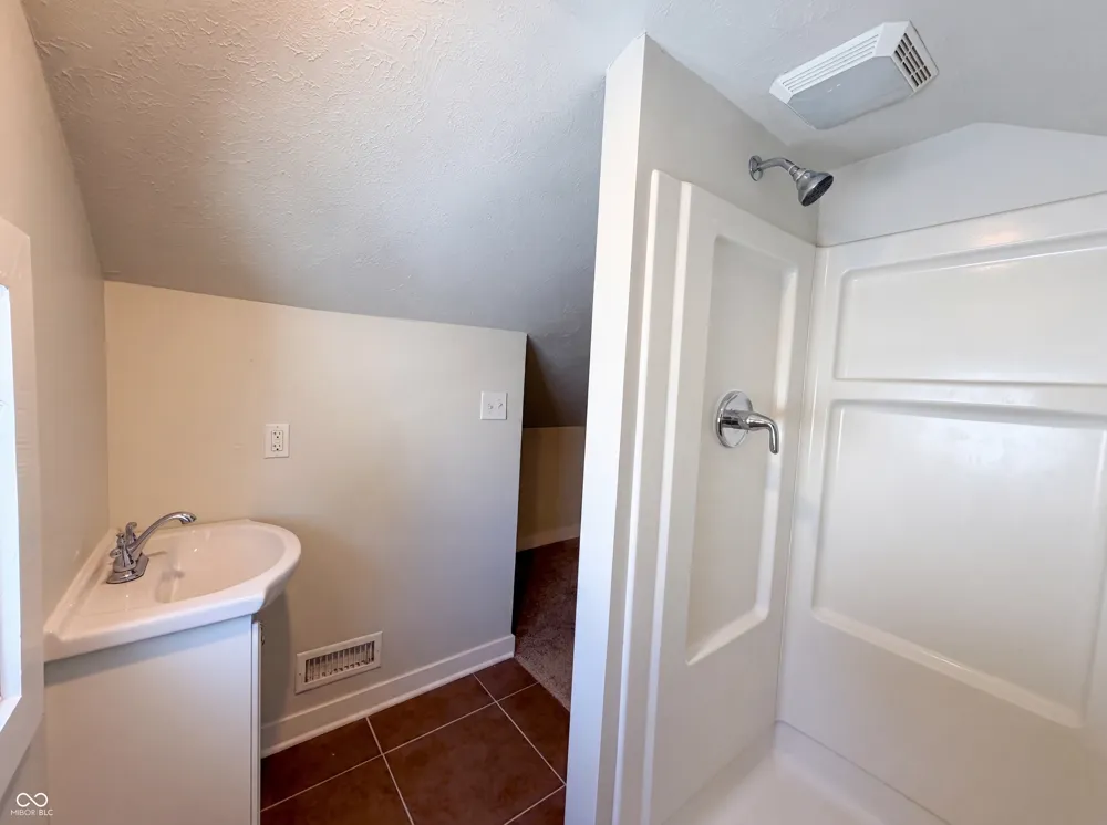 130 S 10th Avenue Beech Grove, IN 46107