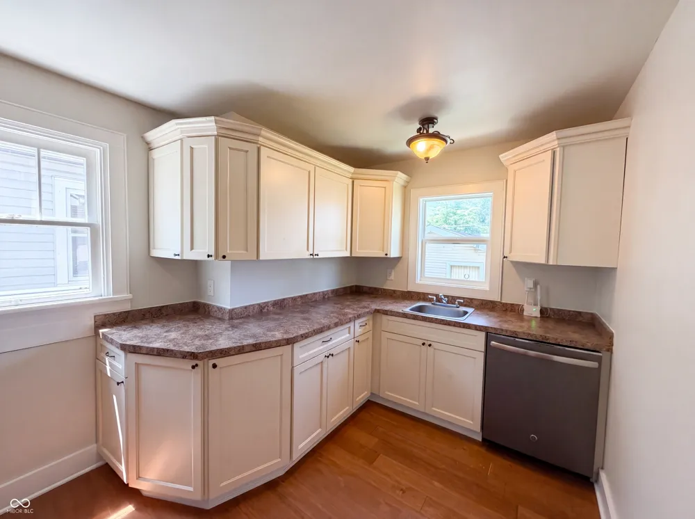 130 S 10th Avenue Beech Grove, IN 46107