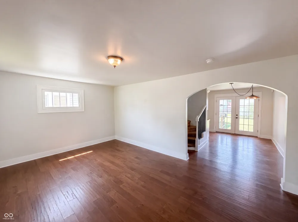 130 S 10th Avenue Beech Grove, IN 46107