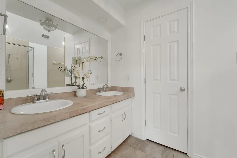 3021 Waterfront Circle Garland, TX 75042