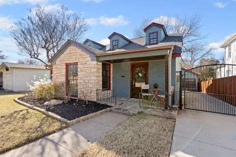 2548 Walsh Court