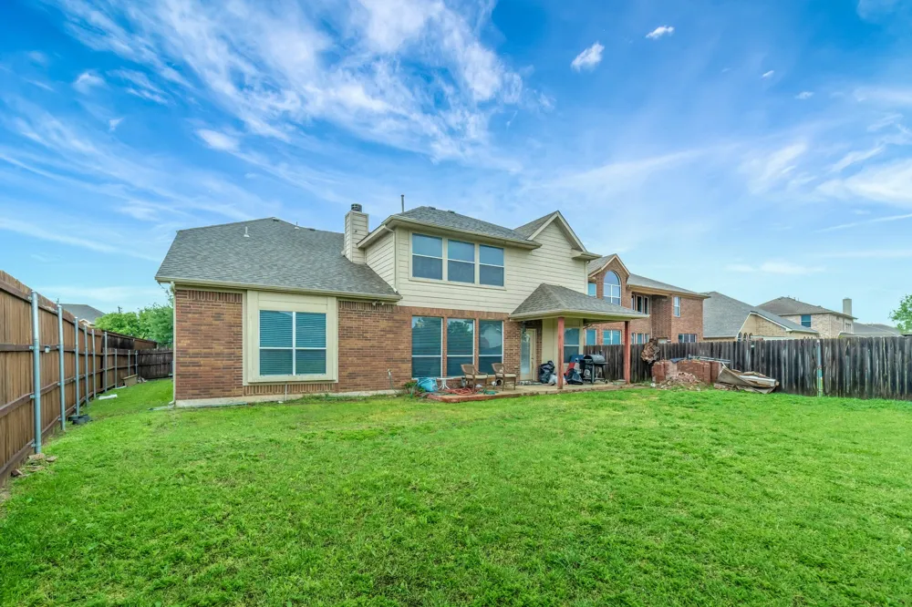 2312 Tawny Owl Road Grand Prairie, TX 75052