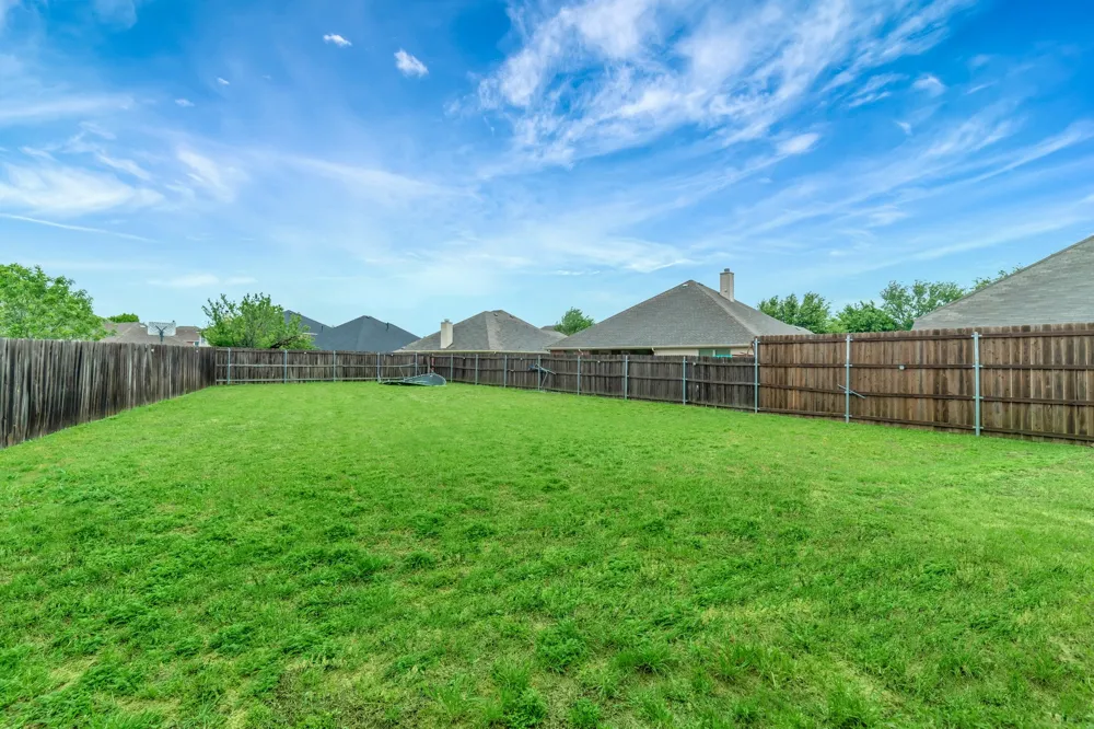 2312 Tawny Owl Road Grand Prairie, TX 75052