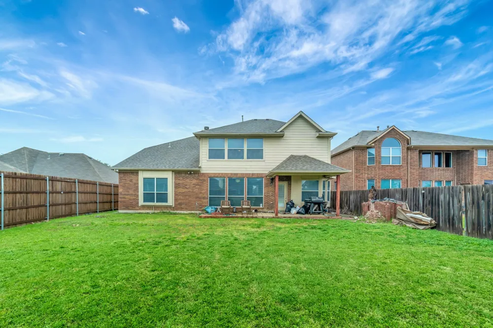 2312 Tawny Owl Road Grand Prairie, TX 75052