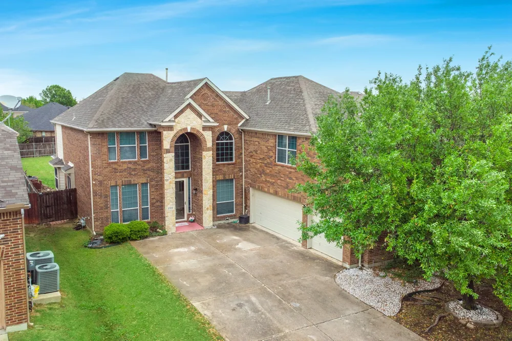 2312 Tawny Owl Road Grand Prairie, TX 75052