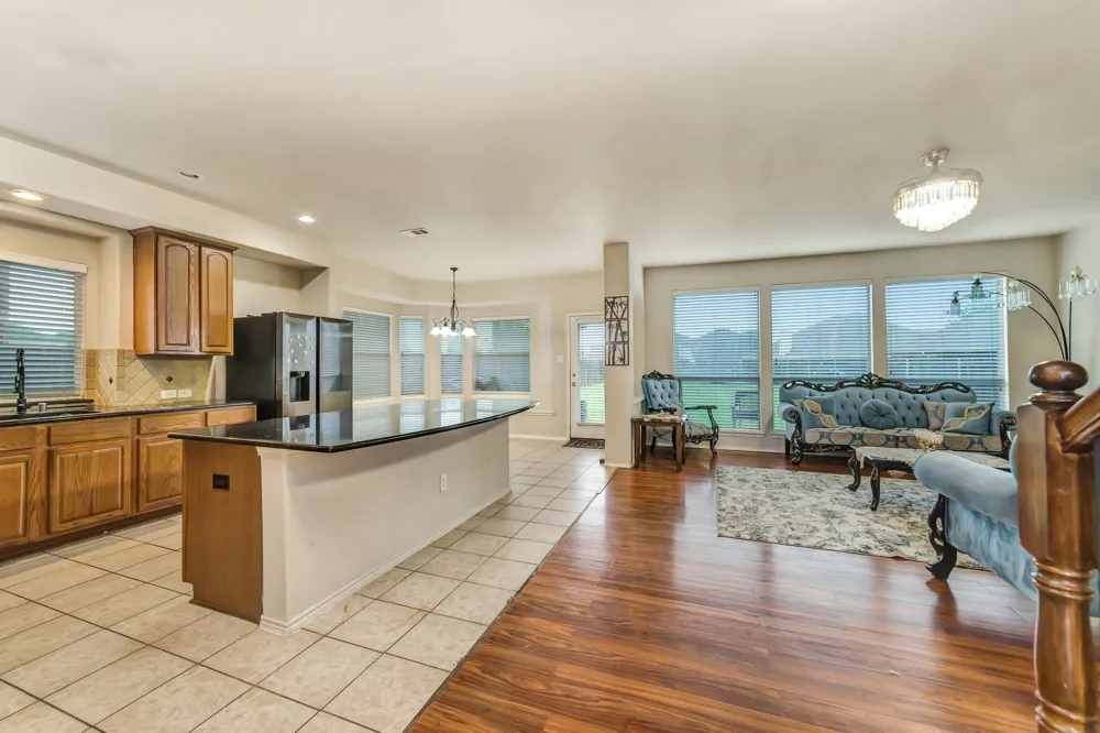 2312 Tawny Owl Road Grand Prairie, TX 75052