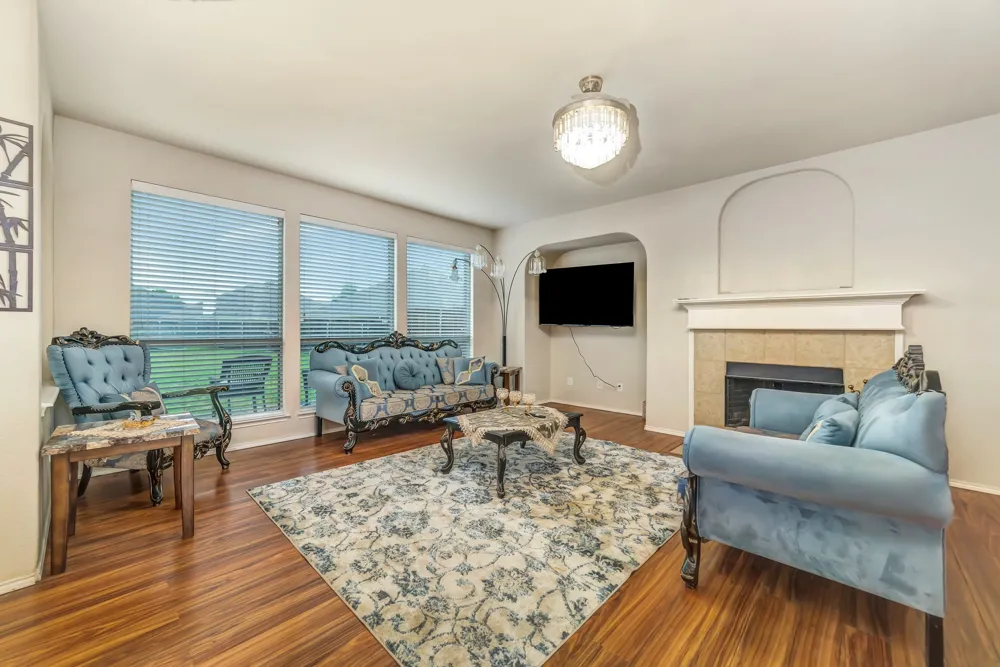 2312 Tawny Owl Road Grand Prairie, TX 75052