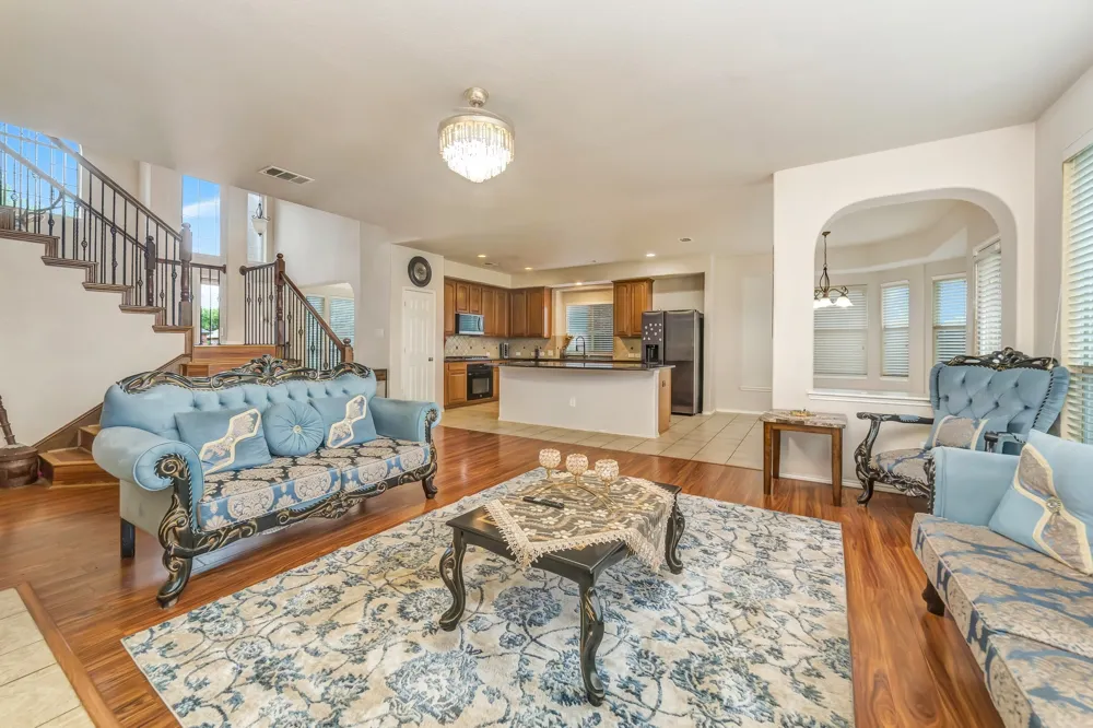2312 Tawny Owl Road Grand Prairie, TX 75052