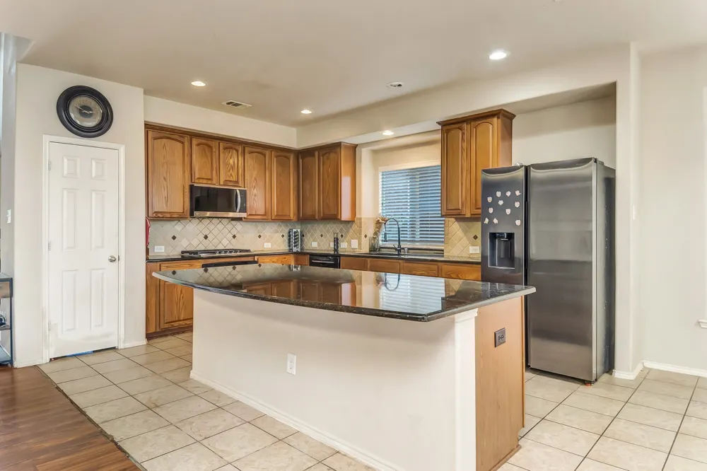 2312 Tawny Owl Road Grand Prairie, TX 75052