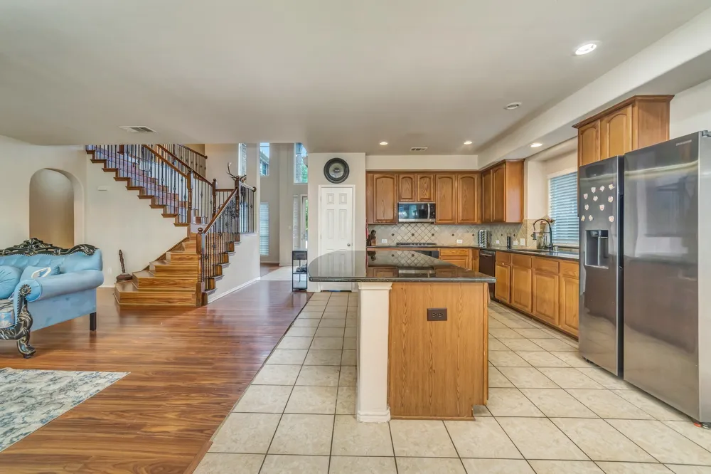 2312 Tawny Owl Road Grand Prairie, TX 75052